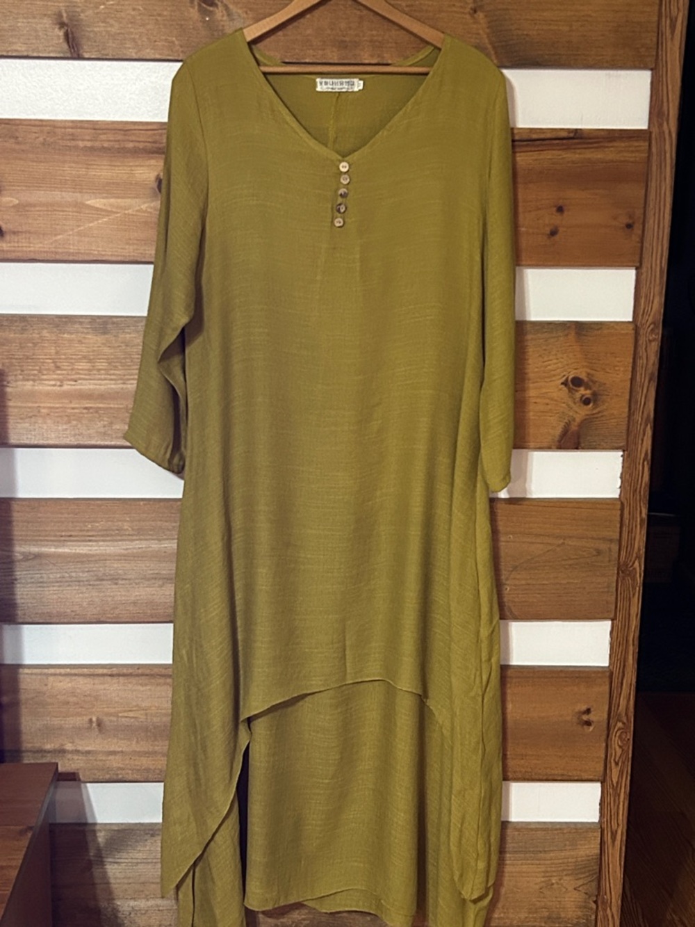 Boho Chic Dress V-Neck Button Accent Front Hi-Low Olive Green 3/4 Sleeve Size M